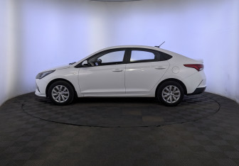 Подержанный автомобиль Hyundai Solaris Sedan 2021 года (8 фото)