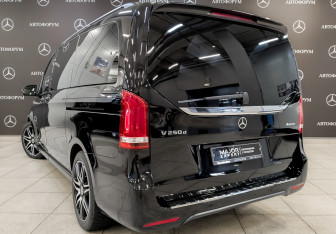Подержанный автомобиль Mercedes-Benz Vito 2019 года (7 фото)