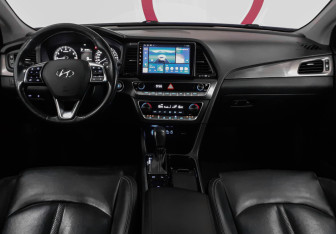Подержанный автомобиль Hyundai Sonata 2017 года (8 фото)