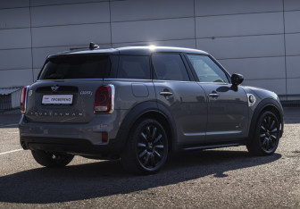 Подержанный автомобиль MINI Countryman 2020 года (7 фото)