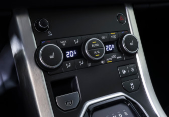 Подержанный автомобиль Land Rover Range Rover Evoque 2018 года (18 фото)