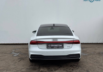 Подержанный автомобиль Audi A7 2021 года (7 фото)