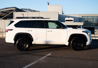 Новый Toyota Sequoia 2024 (4 фото)