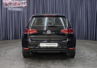 Подержанный автомобиль Volkswagen Golf Hatchback 2016 года (6 фото)