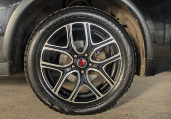 Подержанный автомобиль Mitsubishi Outlander 2014 года (19 фото)