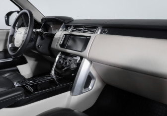 Подержанный автомобиль Land Rover Range Rover 2015 года (9 фото)