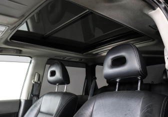 Подержанный автомобиль Nissan X-Trail 2008 года (9 фото)