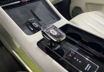 Подержанный автомобиль AITO M7 2023 года (13 фото)