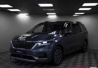 Подержанный автомобиль Kia Carnival 2020 года (21 фото)