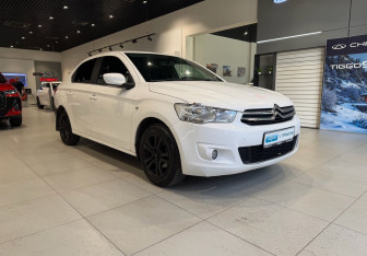 Подержанный автомобиль Citroen C-Elysee 2013 года (3 фото)