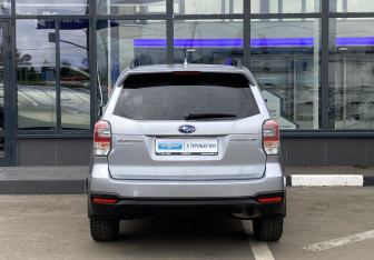 Подержанный автомобиль Subaru Forester Suv 2018 года (6 фото)