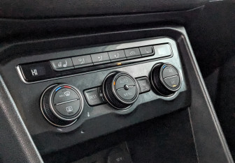 Подержанный автомобиль Volkswagen Tiguan 2018 года (25 фото)