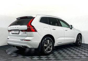 Подержанный автомобиль Volvo XC60 2019 года (5 фото)