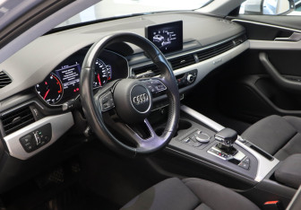 Подержанный автомобиль Audi A4 Sedan 2018 года (7 фото)
