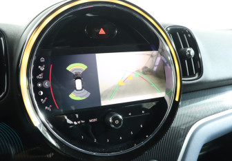 Подержанный автомобиль MINI Countryman 2022 года (19 фото)