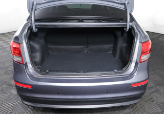 Подержанный автомобиль Kia Rio Sedan 2016 года (17 фото)