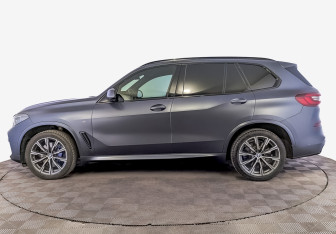 Подержанный автомобиль BMW X5 2021 года (8 фото)