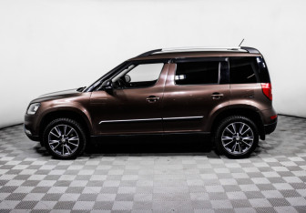 Подержанный автомобиль Skoda Yeti 2017 года (8 фото)