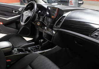 Подержанный автомобиль SsangYong Actyon 2014 года (11 фото)