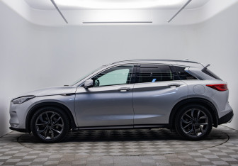 Подержанный автомобиль Infiniti QX50 2018 года (8 фото)