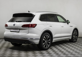 Подержанный автомобиль Volkswagen Touareg 2019 года (5 фото)