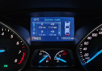 Подержанный автомобиль Ford Kuga 2014 года (17 фото)