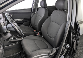Подержанный автомобиль Kia Rio Hatchback 2017 года (20 фото)