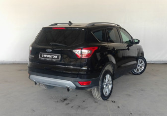 Подержанный автомобиль Ford Kuga 2018 года (4 фото)