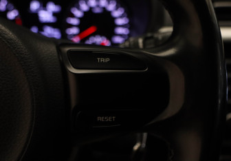 Подержанный автомобиль Kia Rio Hatchback 2018 года (11 фото)