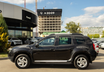 Подержанный автомобиль Renault Duster 2014 года (6 фото)