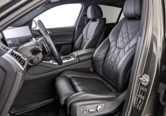 Подержанный автомобиль BMW X6 2023 года (20 фото)