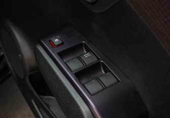 Подержанный автомобиль Honda Fit 2012 года (14 фото)