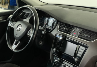 Подержанный автомобиль Skoda Octavia Wagon 2015 года (9 фото)