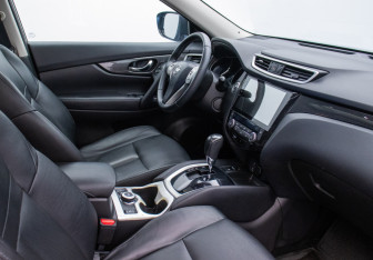 Подержанный автомобиль Nissan X-Trail 2016 года (9 фото)