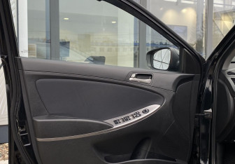 Подержанный автомобиль Hyundai Solaris Sedan 2016 года (17 фото)
