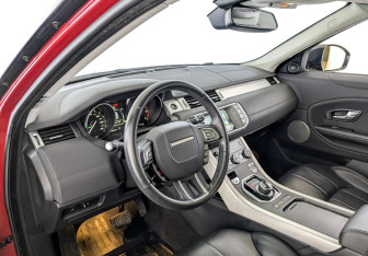 Подержанный автомобиль Land Rover Range Rover Evoque 2017 года (16 фото)