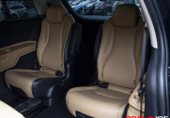 Подержанный автомобиль Kia Carnival 2021 года (22 фото)