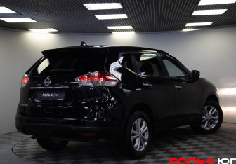 Подержанный автомобиль Nissan X-Trail 2017 года (19 фото)