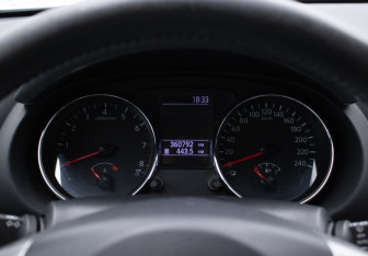 Подержанный автомобиль Nissan Qashqai 2011 года (12 фото)