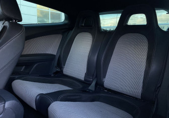 Подержанный автомобиль Volkswagen Scirocco 2011 года (14 фото)