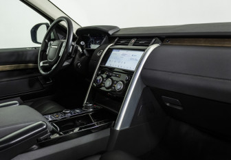 Подержанный автомобиль Land Rover Discovery 2018 года (9 фото)