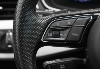Подержанный автомобиль Audi A4 Sedan 2021 года (12 фото)