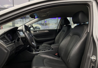 Подержанный автомобиль Hyundai Sonata 2018 года (22 фото)