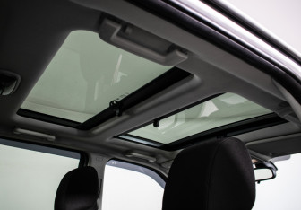 Подержанный автомобиль Land Rover Freelander 2013 года (10 фото)