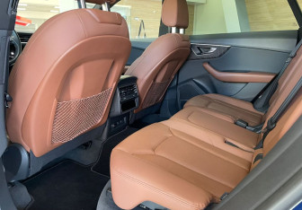 Подержанный автомобиль Audi Q8 2022 года (22 фото)