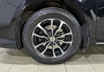 Подержанный автомобиль Toyota Camry Sedan 2014 года (13 фото)