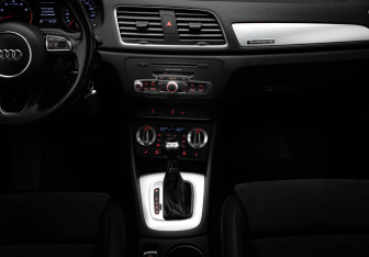 Подержанный автомобиль Audi Q3 2012 года (17 фото)