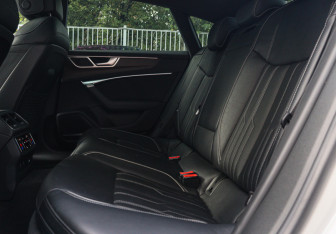 Подержанный автомобиль Audi A7 2021 года (13 фото)