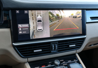 Подержанный автомобиль Porsche Cayenne 2021 года (22 фото)