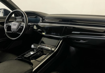 Подержанный автомобиль Audi A8 2019 года (9 фото)